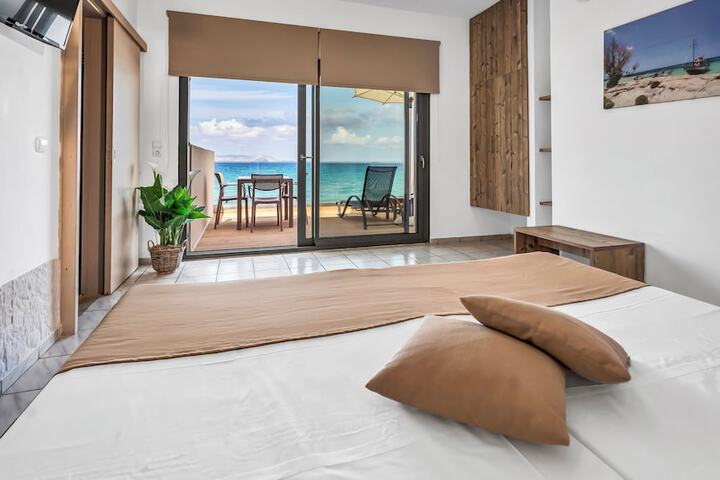 Room 4 of 49