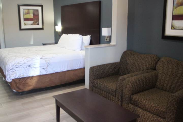 Room 12 of 27