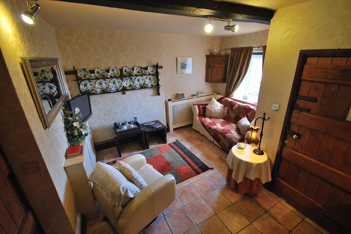 Room 6 of 18
