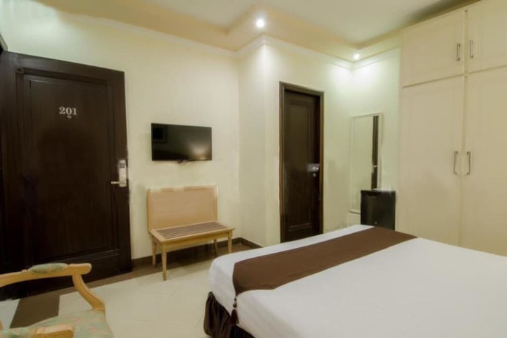 Room 29 of 40
