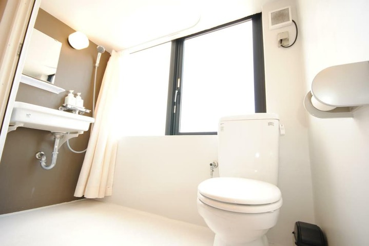 Room 16 of 30