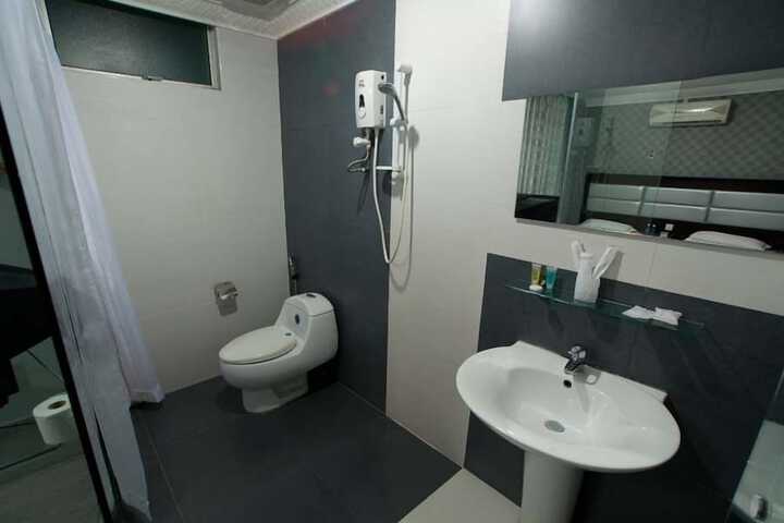 Room 18 of 30
