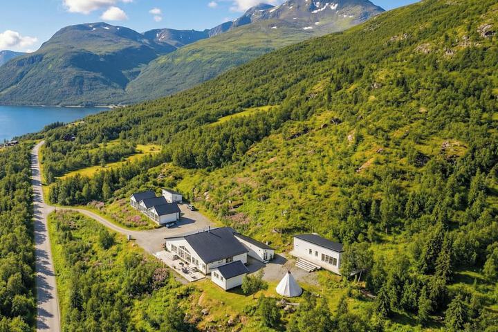 Arctic Panorama Lodge