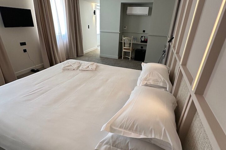 Room 21 of 50
