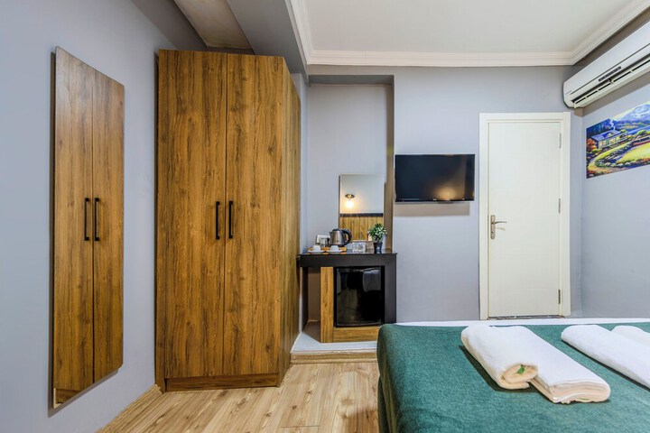 Room 14 of 43