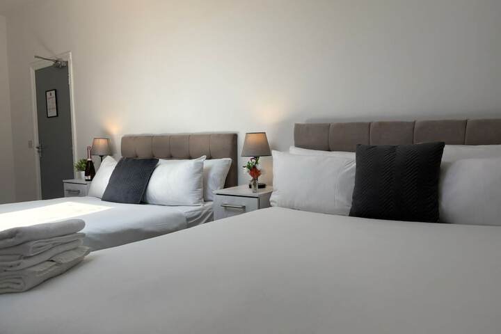 Room 27 of 105