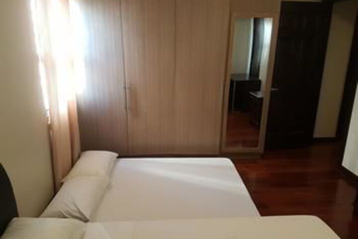 Room 42 of 127