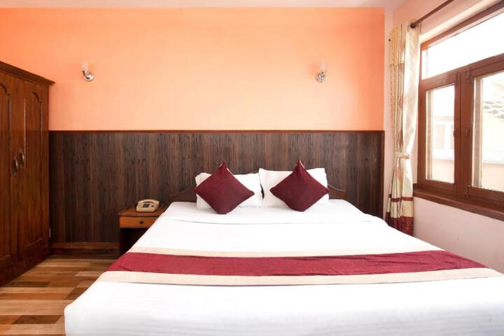 OYO 374 Hotel Holiday Taj (p) Ltd
