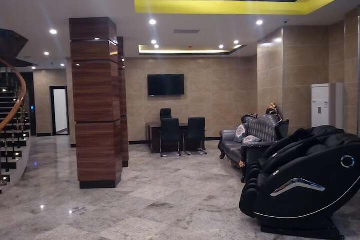 Hotel 2 of 67
