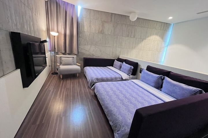 Room 19 of 47