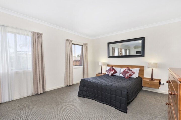 Room 15 of 25