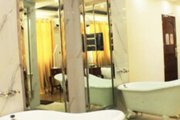 Room 4 of 35