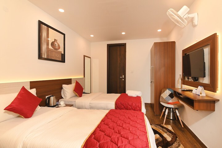 Room 4 of 17