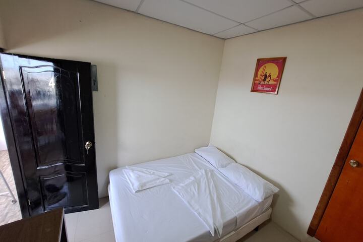 Room 5 of 25