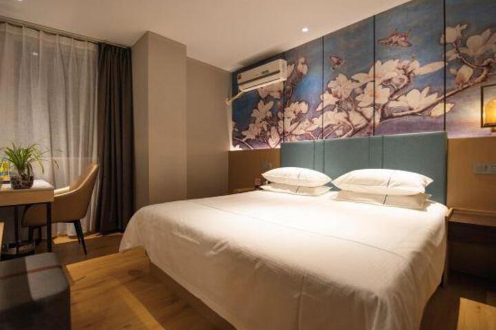 Room 5 of 31