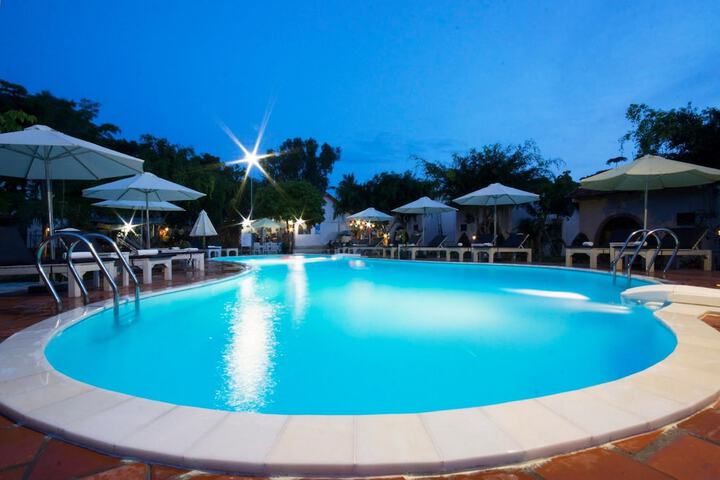 Pools & Facilities