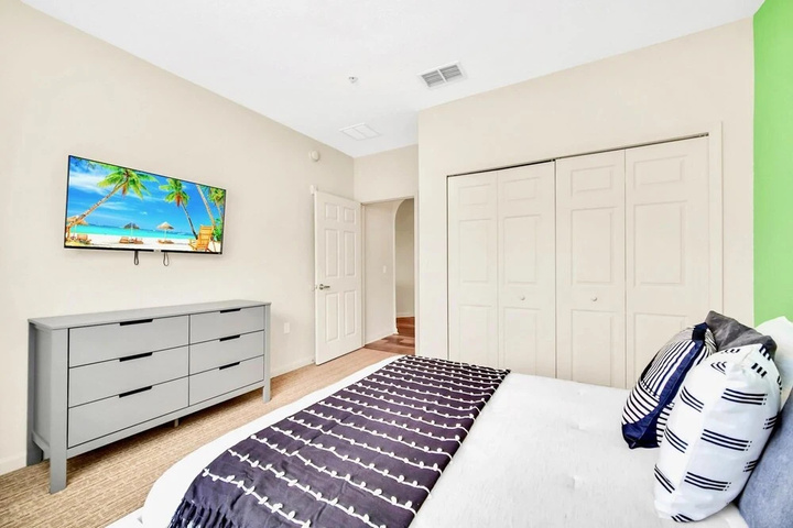 Room 3 of 17