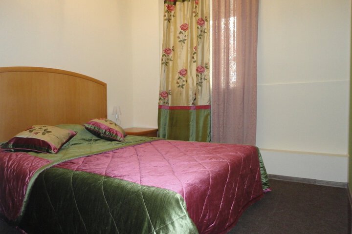 Room 10 of 21