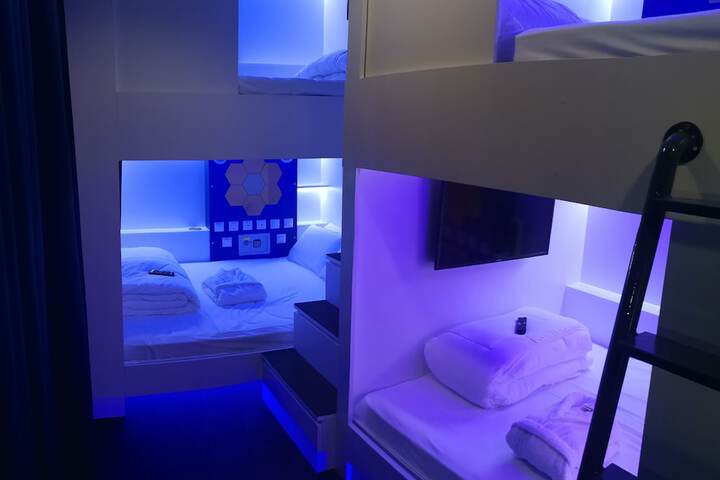 Room 4 of 84