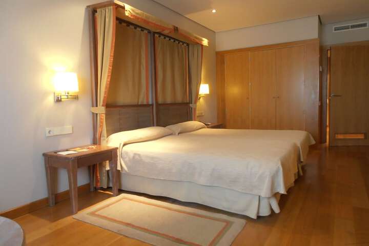 Room 15 of 73