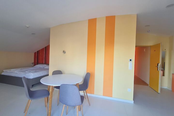 Room 19 of 91