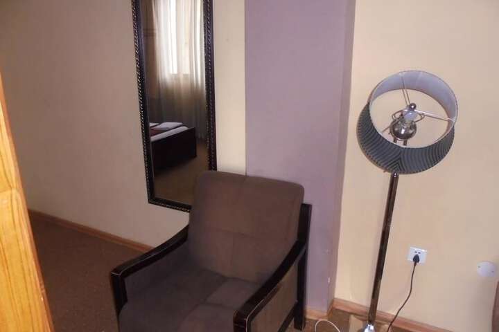 Room 11 of 24
