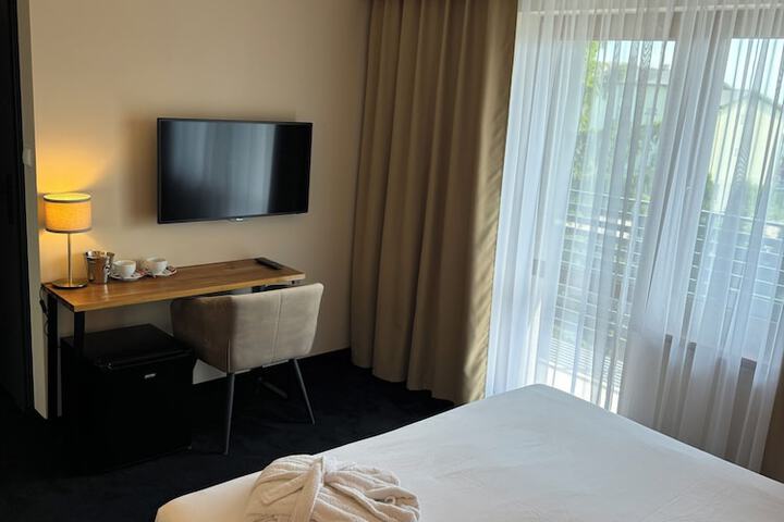 Room 17 of 37