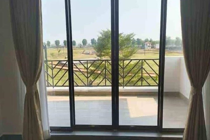 Room 5 of 26