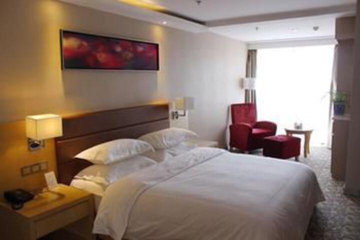 Room 5 of 13