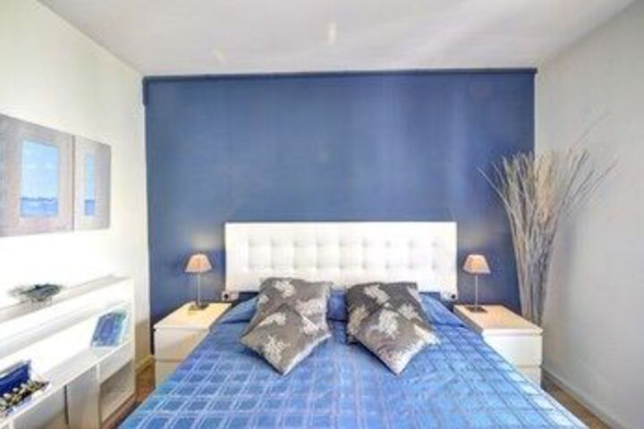 Room 10 of 33