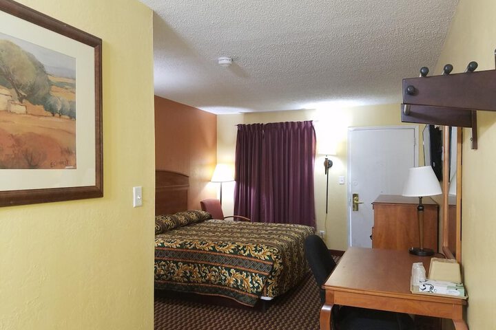 Room 15 of 27