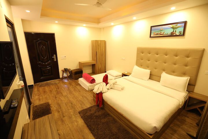 Room 8 of 23