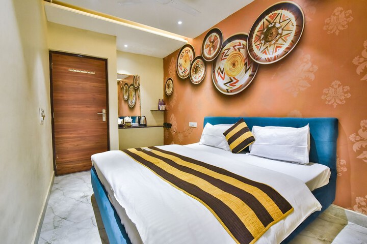 Room 5 of 24