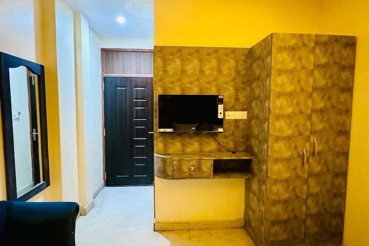 Room 9 of 49