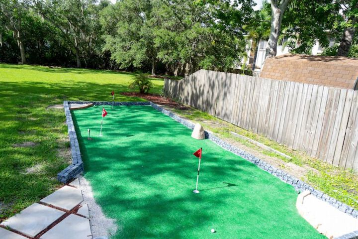Mini-golf