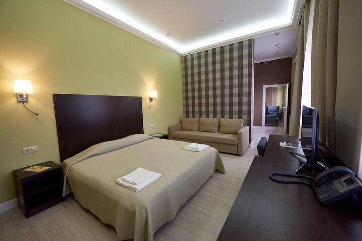 Room 7 of 92
