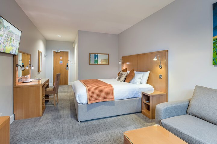 Room 14 of 68