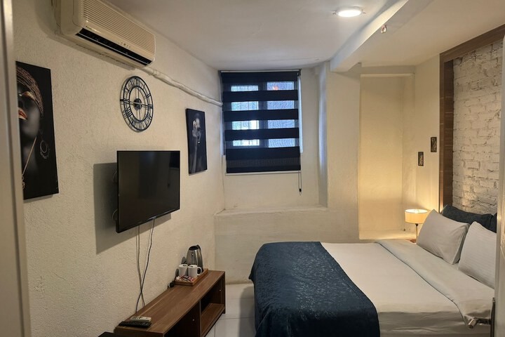 Room 35 of 50