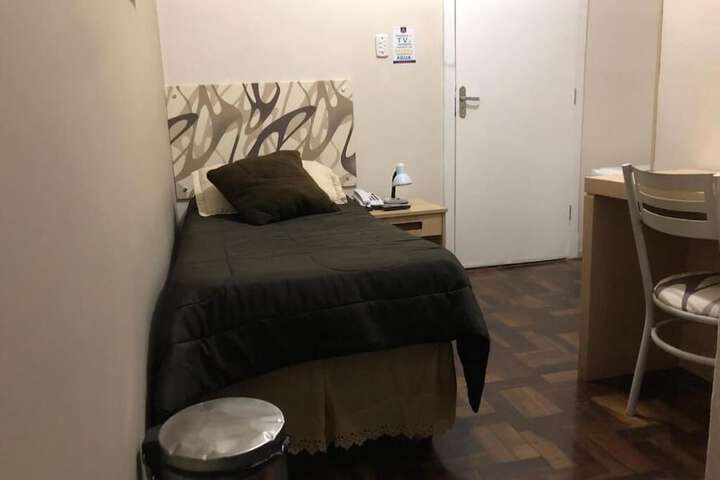 Room 9 of 27