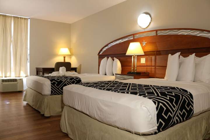 2 Queen Beds (3 of 21)