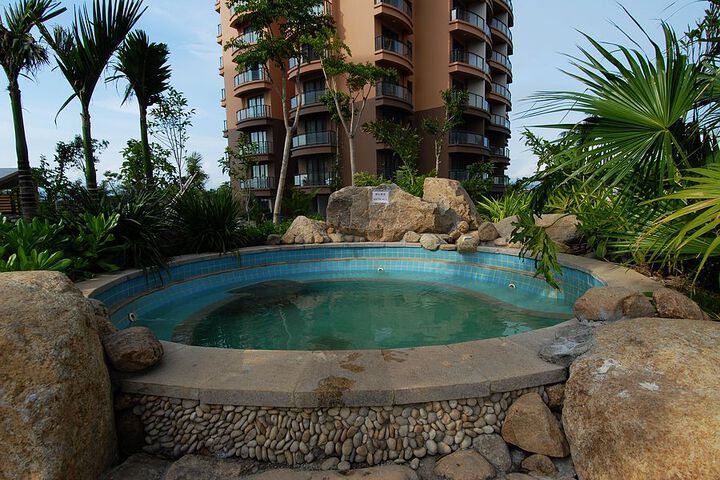 Longqiwan Hot Spring No.1 Hotel