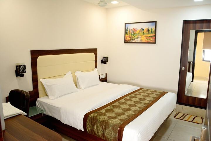 Room 2 of 24