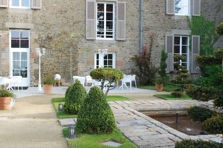 Hotel Exterior 48 of 53