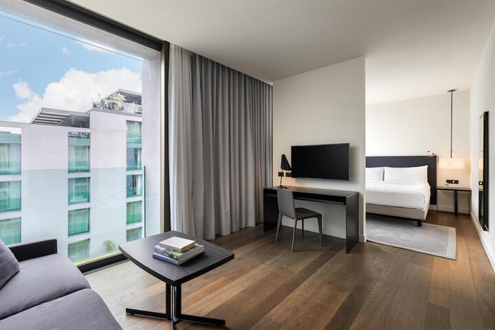 Room 89 of 213