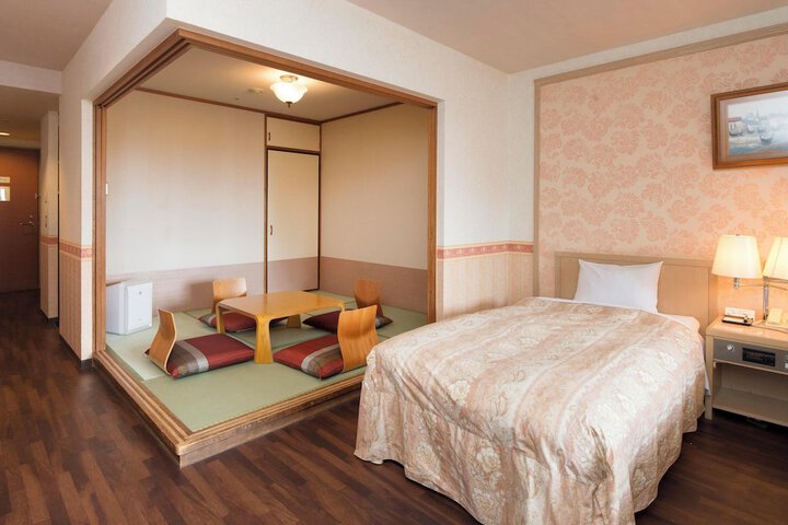 Room 18 of 39
