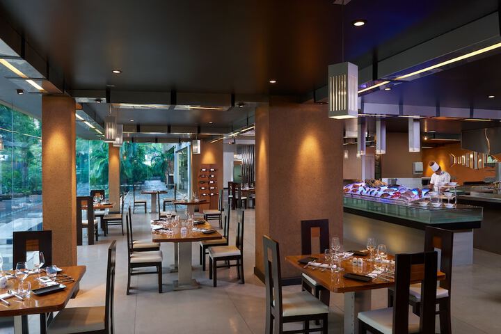 Dining 74 of 130
