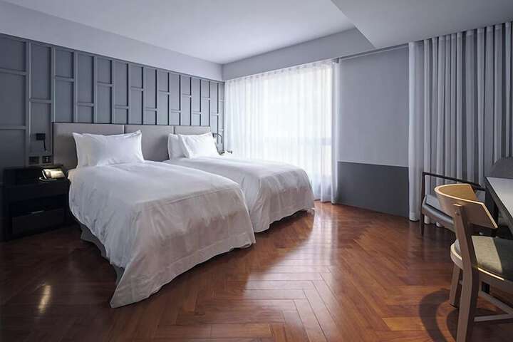 Room 5 of 38