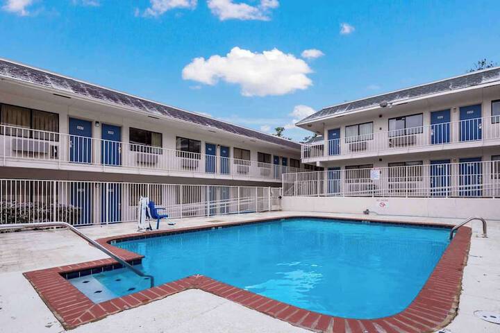 Pool 54 of 75