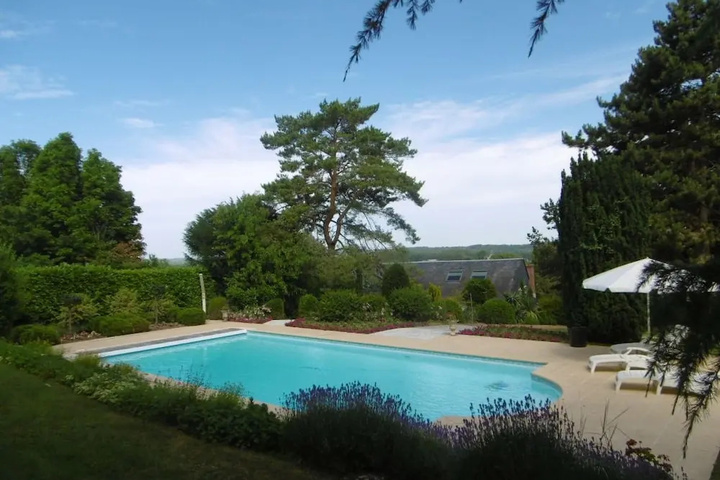 Pool 10 of 13