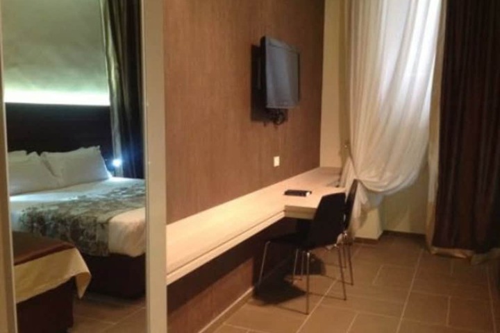 Room 32 of 101